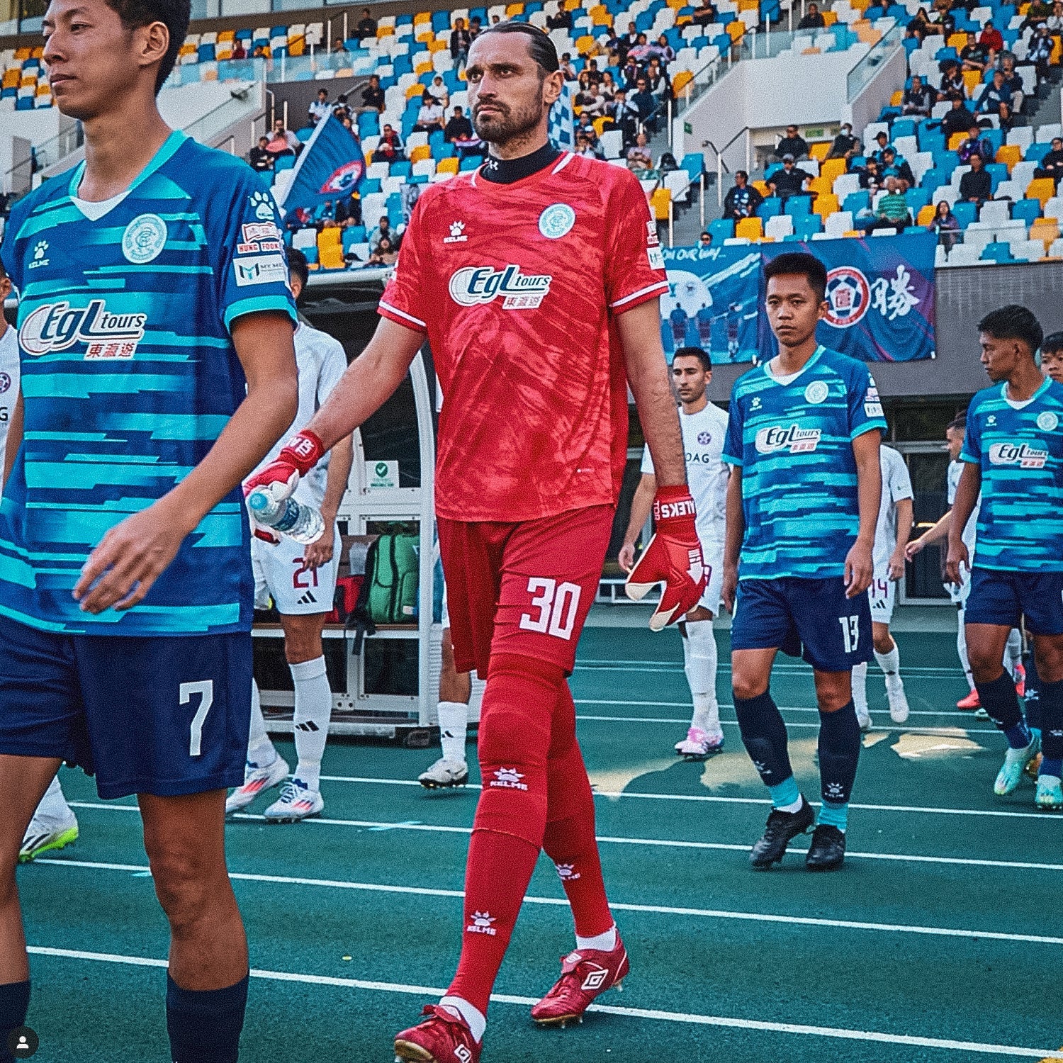 Goalkeeper Gloves - Hong Kong Edition