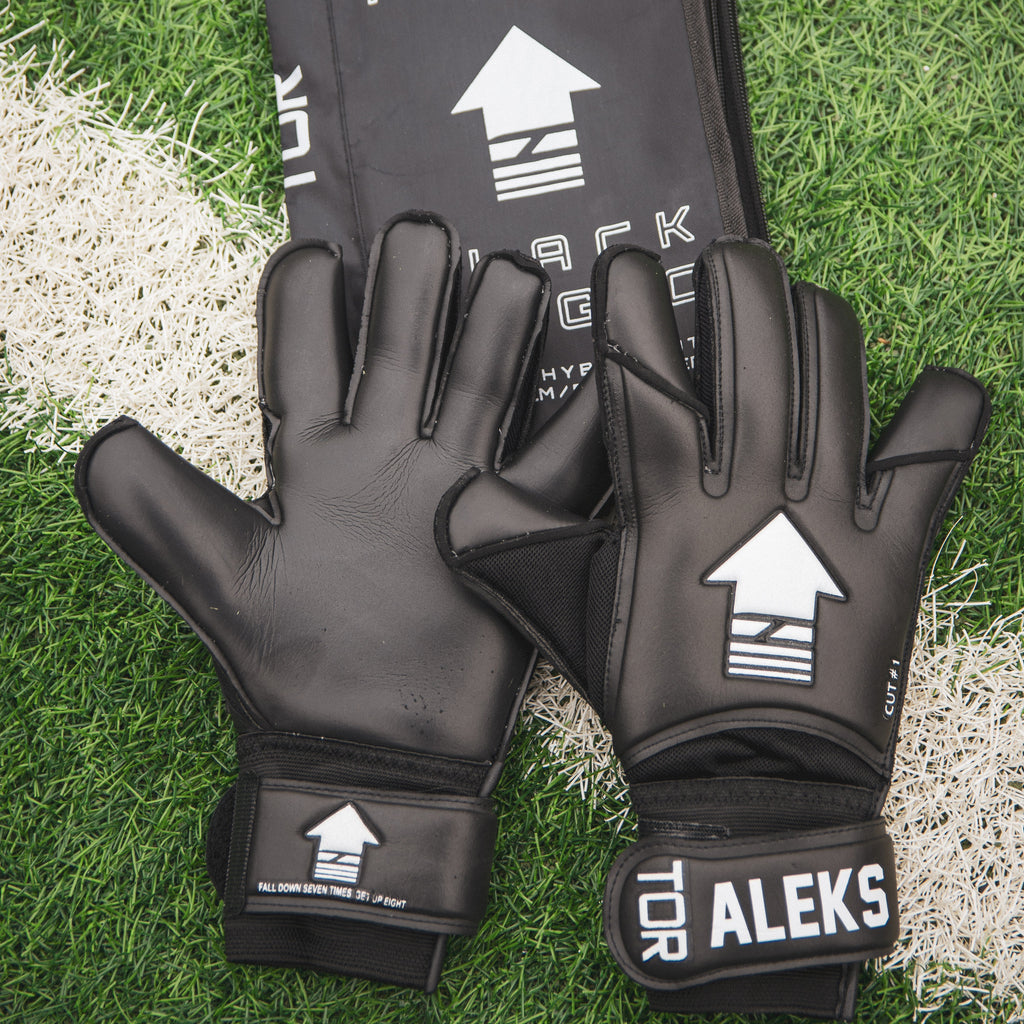 Cut #1 - Hybrid Cut (Flat Palm/Roll Finger) Black/White